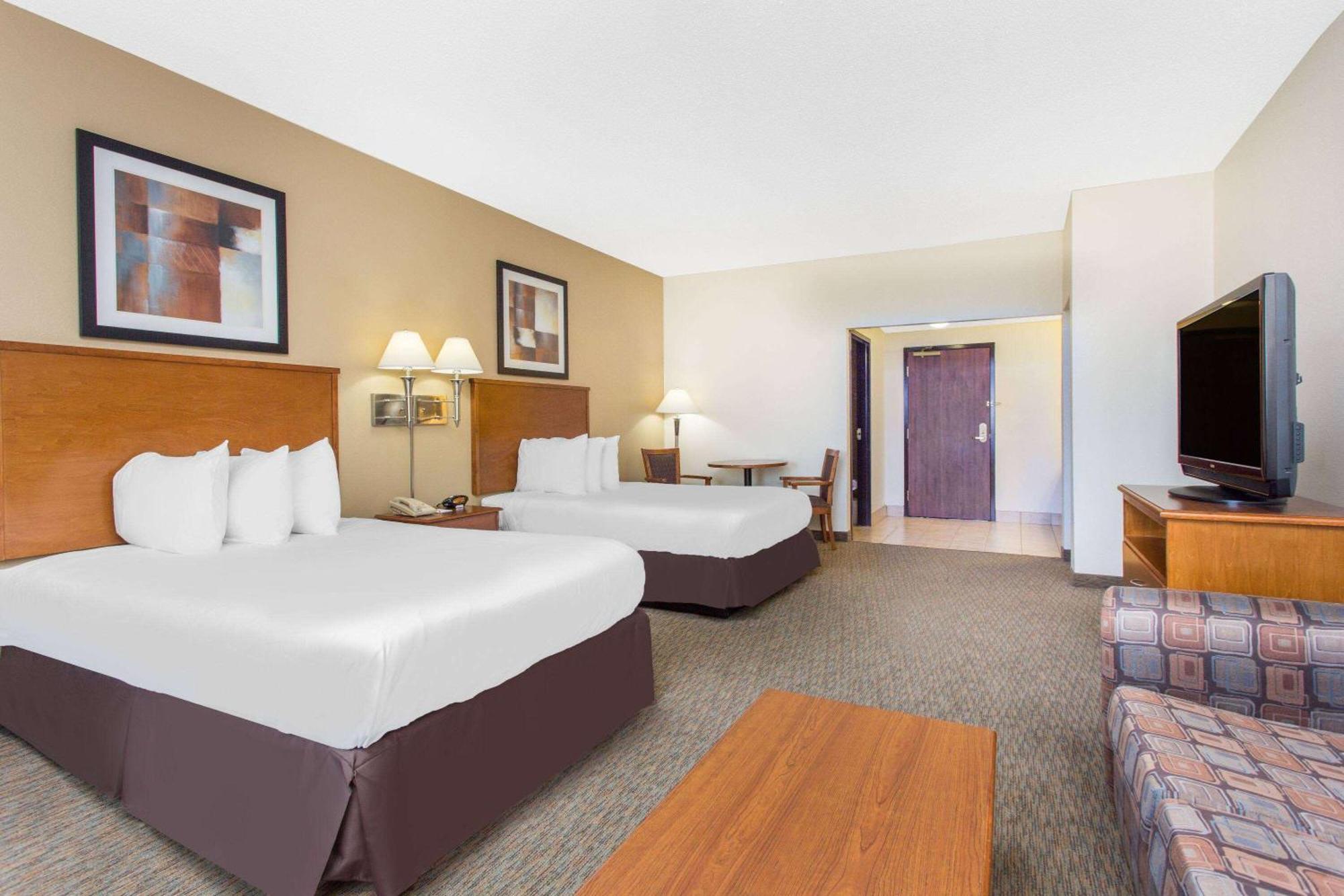 Days Inn By Wyndham Phenix City Near Fort Moore Extérieur photo