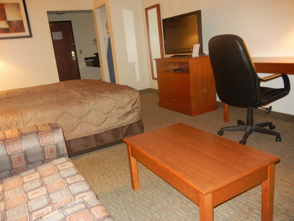Days Inn By Wyndham Phenix City Near Fort Moore Extérieur photo