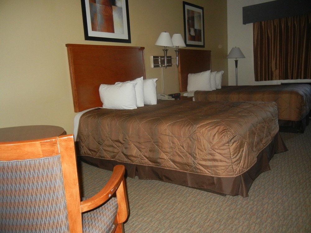 Days Inn By Wyndham Phenix City Near Fort Moore Extérieur photo