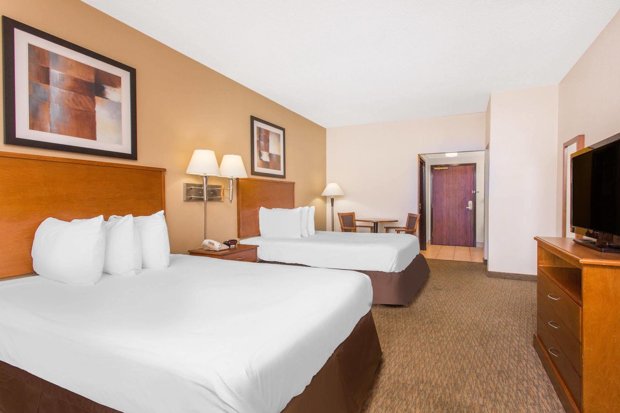 Days Inn By Wyndham Phenix City Near Fort Moore Extérieur photo